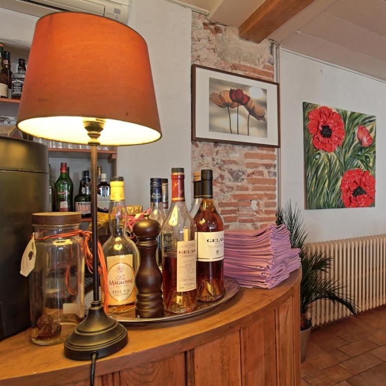 Logis Hotel - Les Pasteliers Lavaur  Exterior photo